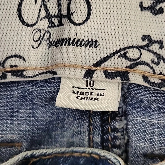 Cato Crop Pants - Picture 3 of 4